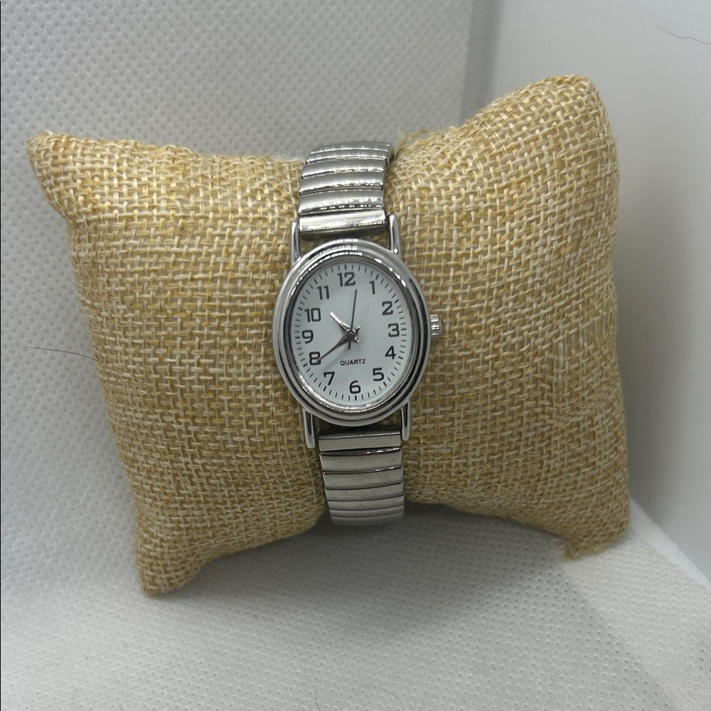 Silver Quartz Watch with Metal Band